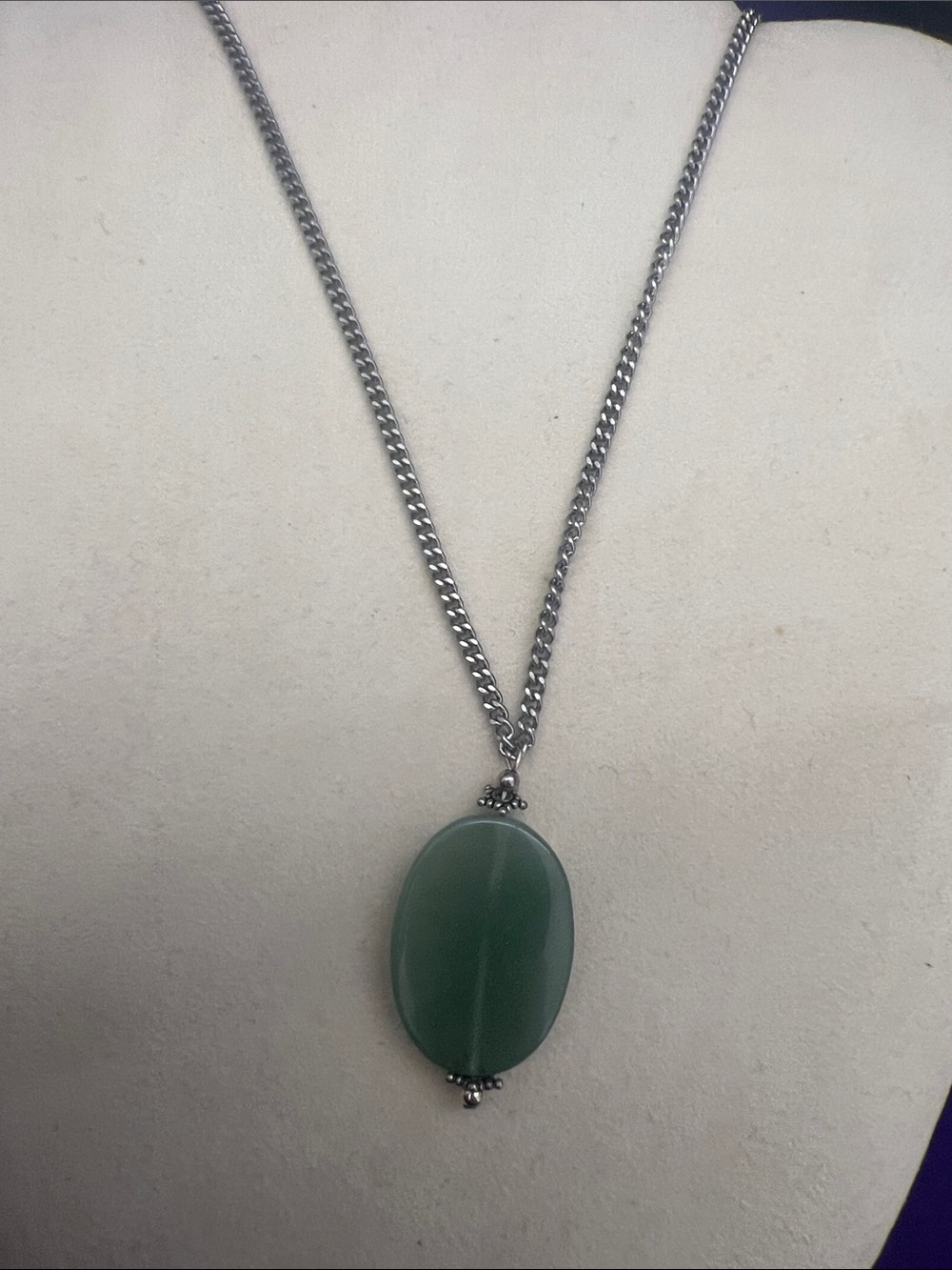 Green Oval Stone Pendant Necklace - Women Jewelry
